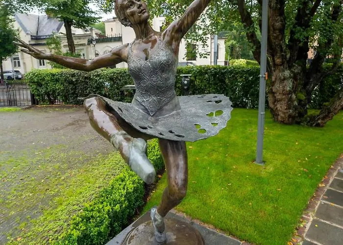 Sjarmerende Med Parkering I Sentrum Oslo