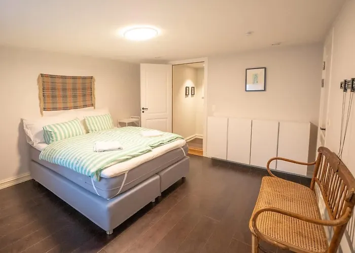 Sjarmerende Med Parkering I Sentrum