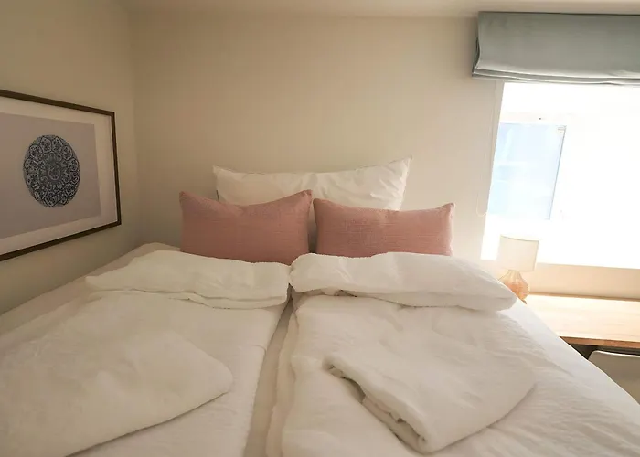 Apartment Sjarmerende Med Parkering I Sentrum