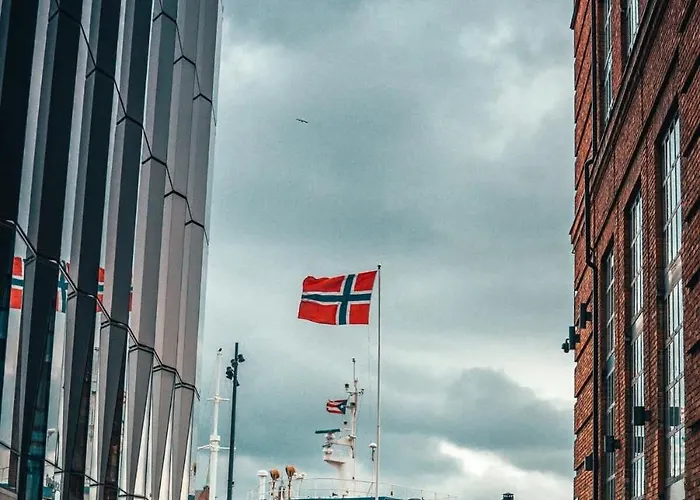 Sjarmerende Med Parkering I Sentrum *